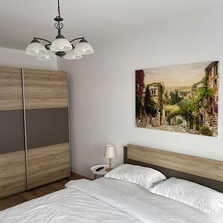 Angels Apartment 2 Орадя Экстерьер фото